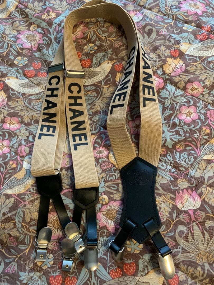 ◇ CHANEL ロゴ入りサスペンダー ベージュ ◇