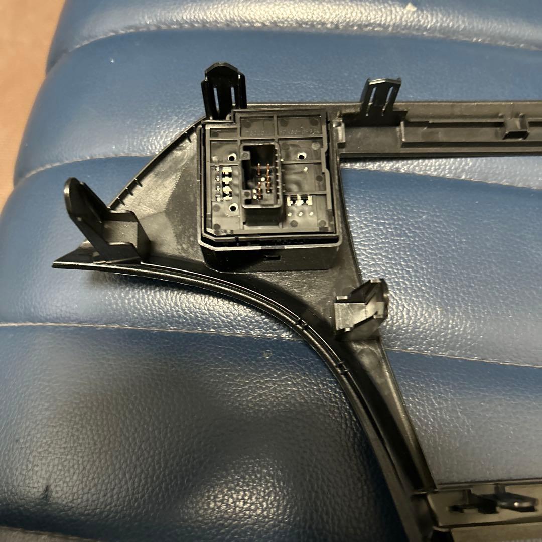 30プリウス(ZVW30)9インチ用ナビパネル