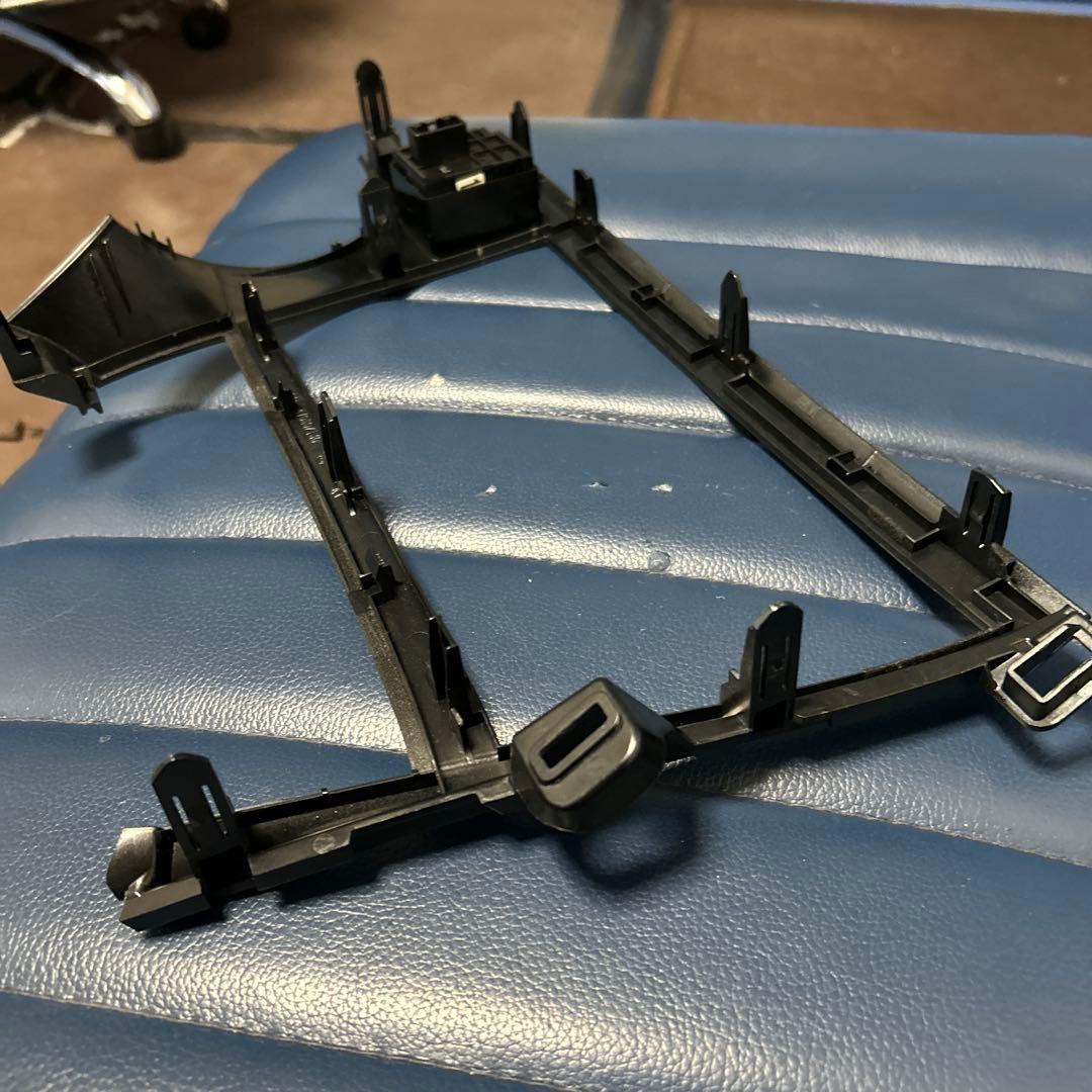 30プリウス(ZVW30)9インチ用ナビパネル