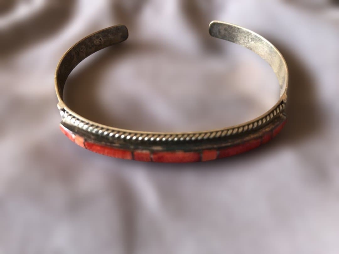 ターコイズ・コーラル装飾バングル、リング３点セット