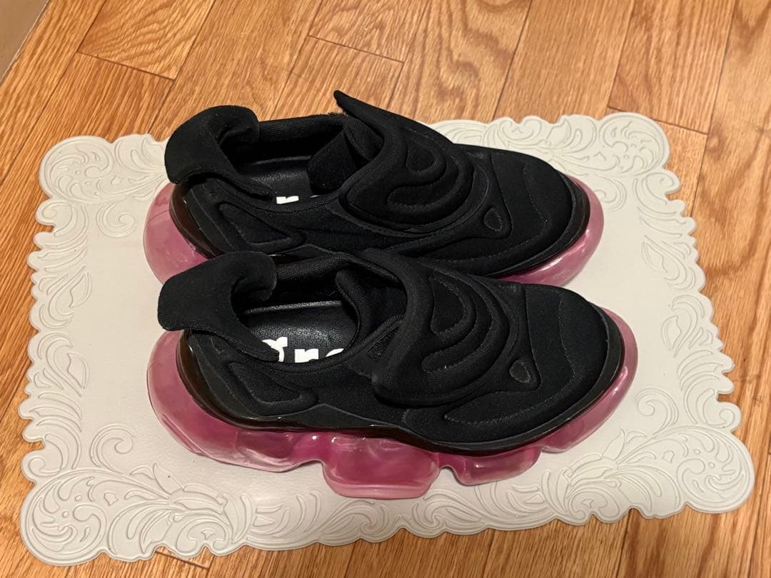 grounds グラウンズ MOOPIE BLACK ×PINK レア ピンク