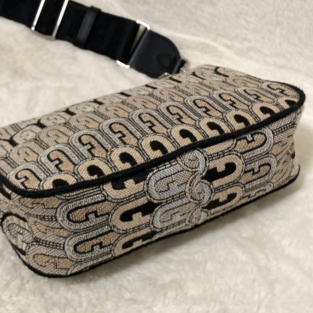 極美品 フルラ FURLA ショルダーバッグ MOON S 総柄 ロゴ