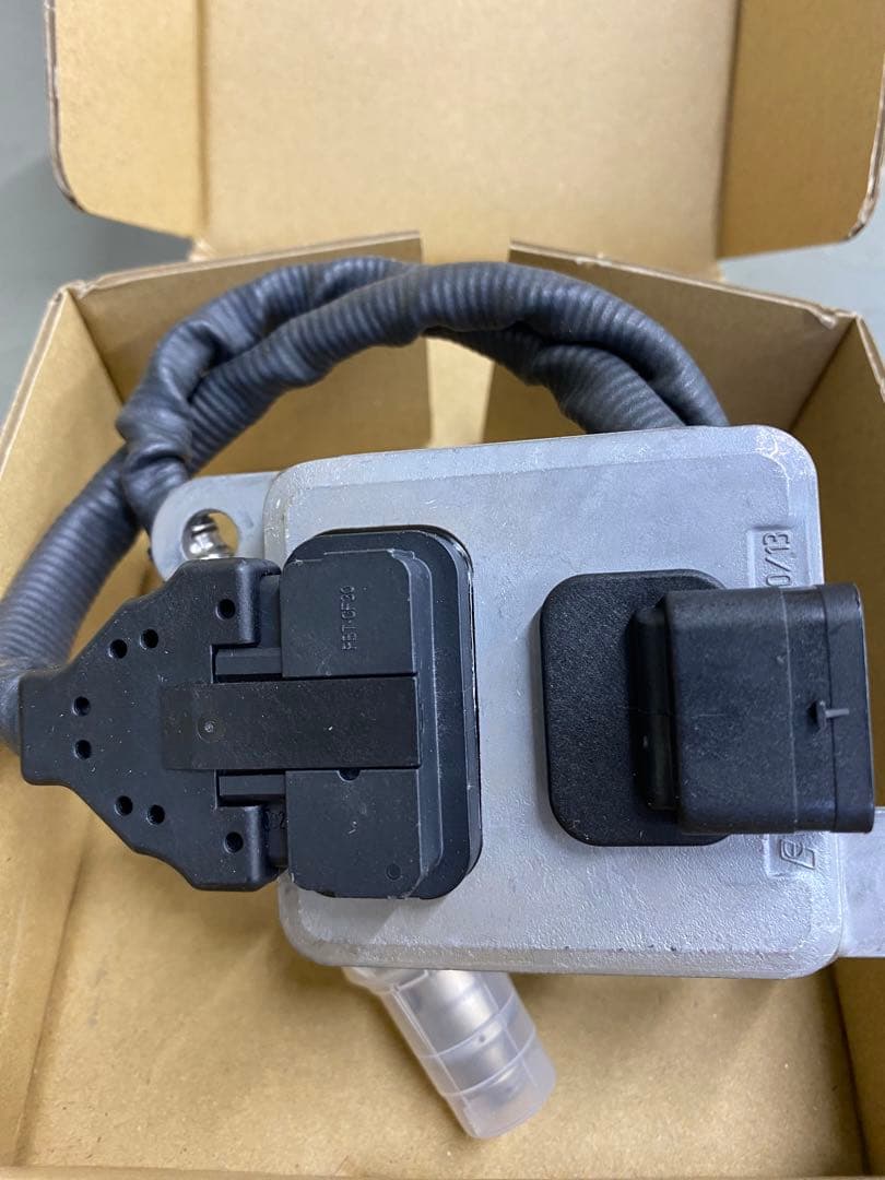 三菱ふそう　キャンター　NOXセンサー