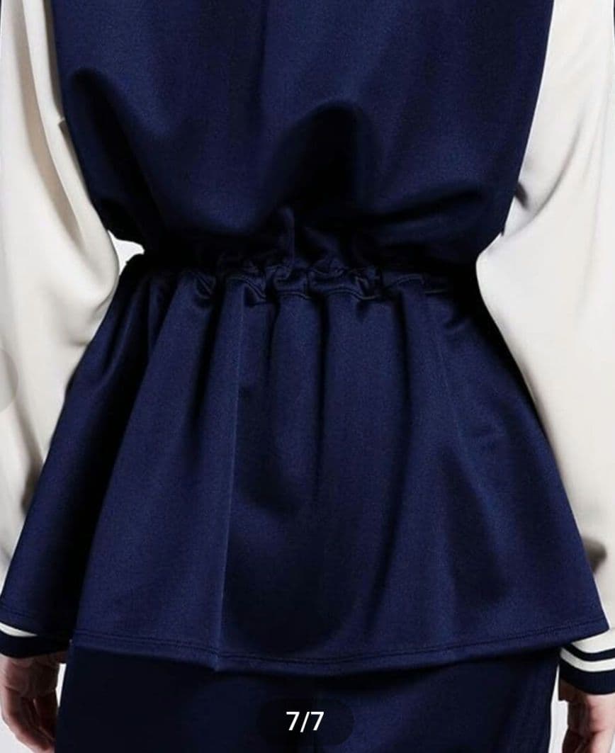 ESSENTIAL ウエストギャザージャケット