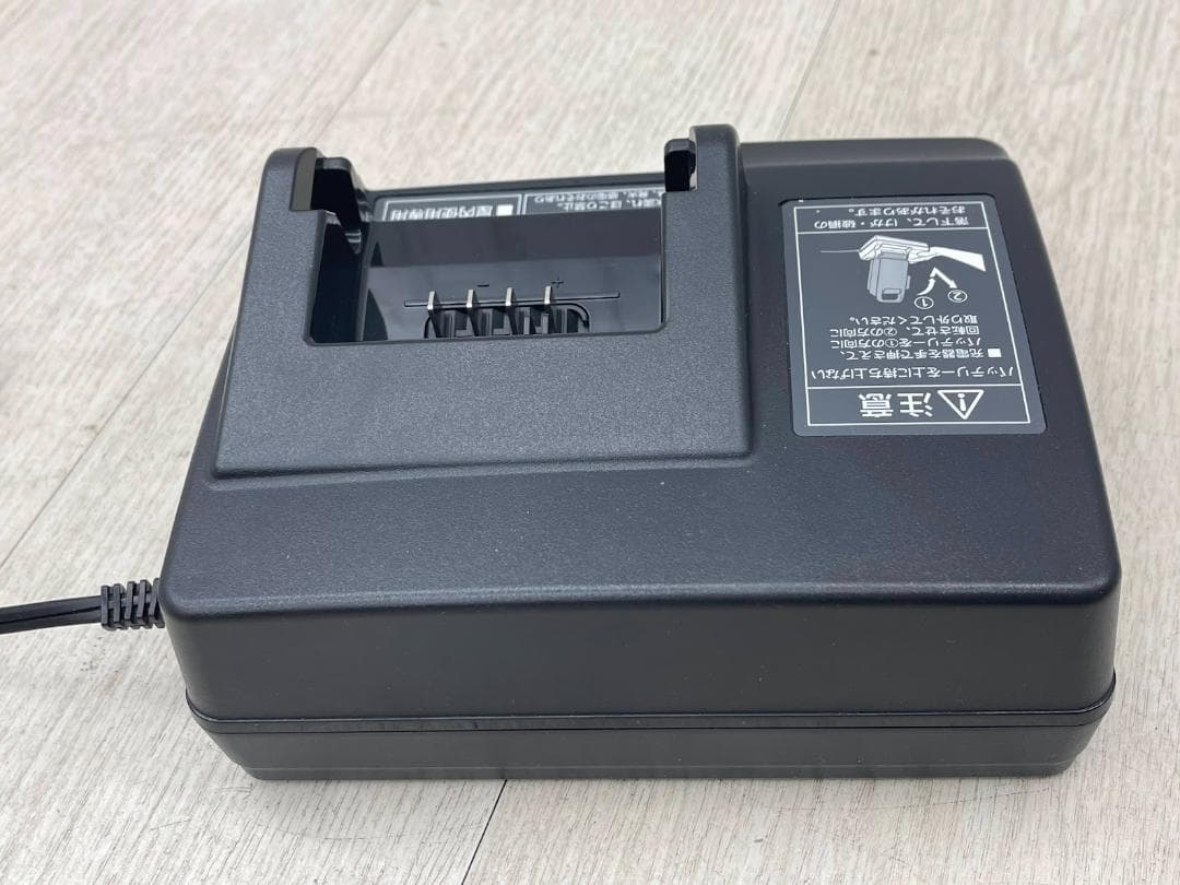 未使用 パナソニック バッテリー充電器 NKJ073Z 電動アシスト 純正品