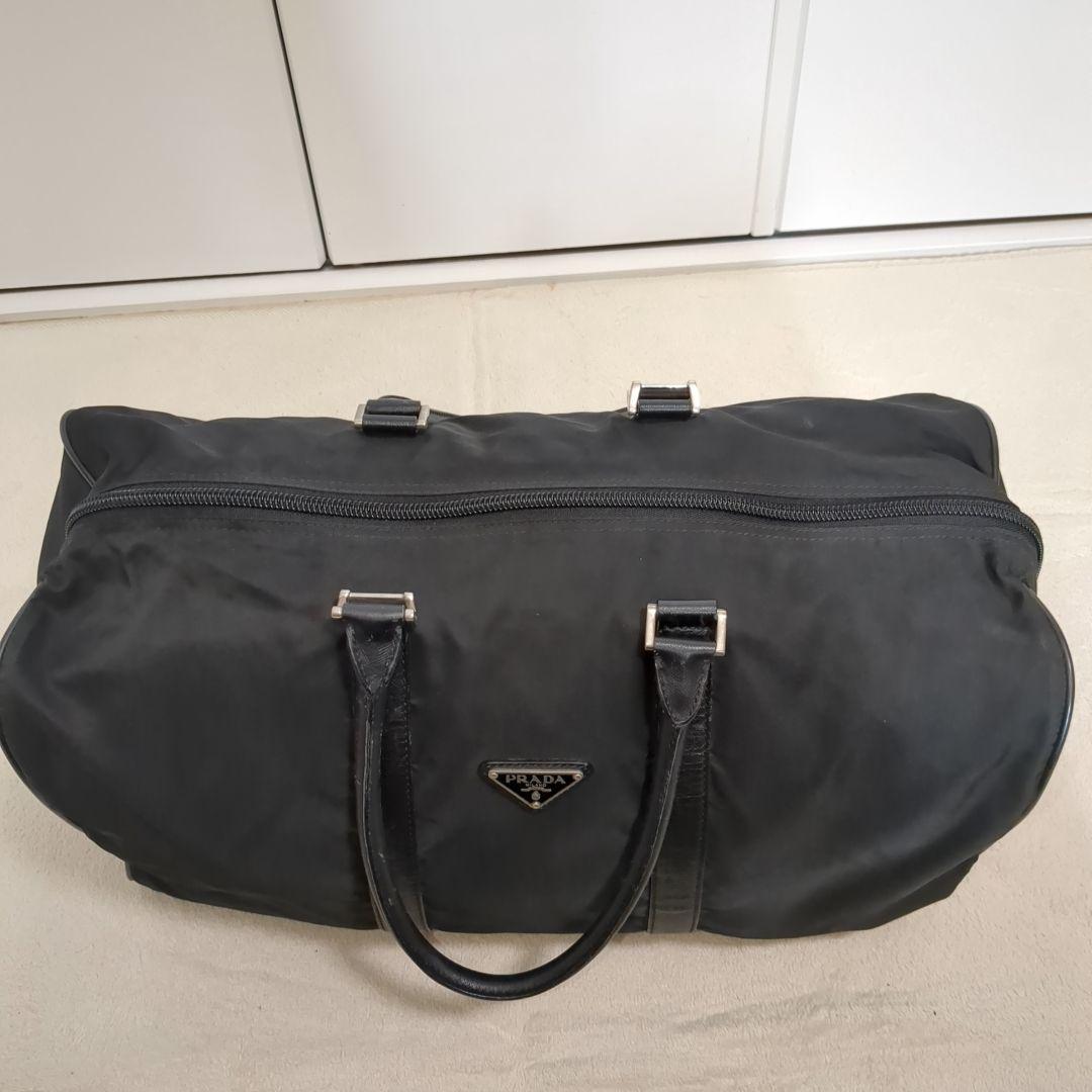 プラダ ボストンバッグ 三角ロゴ 希少色 ブラック レザーハンドル 大容量
