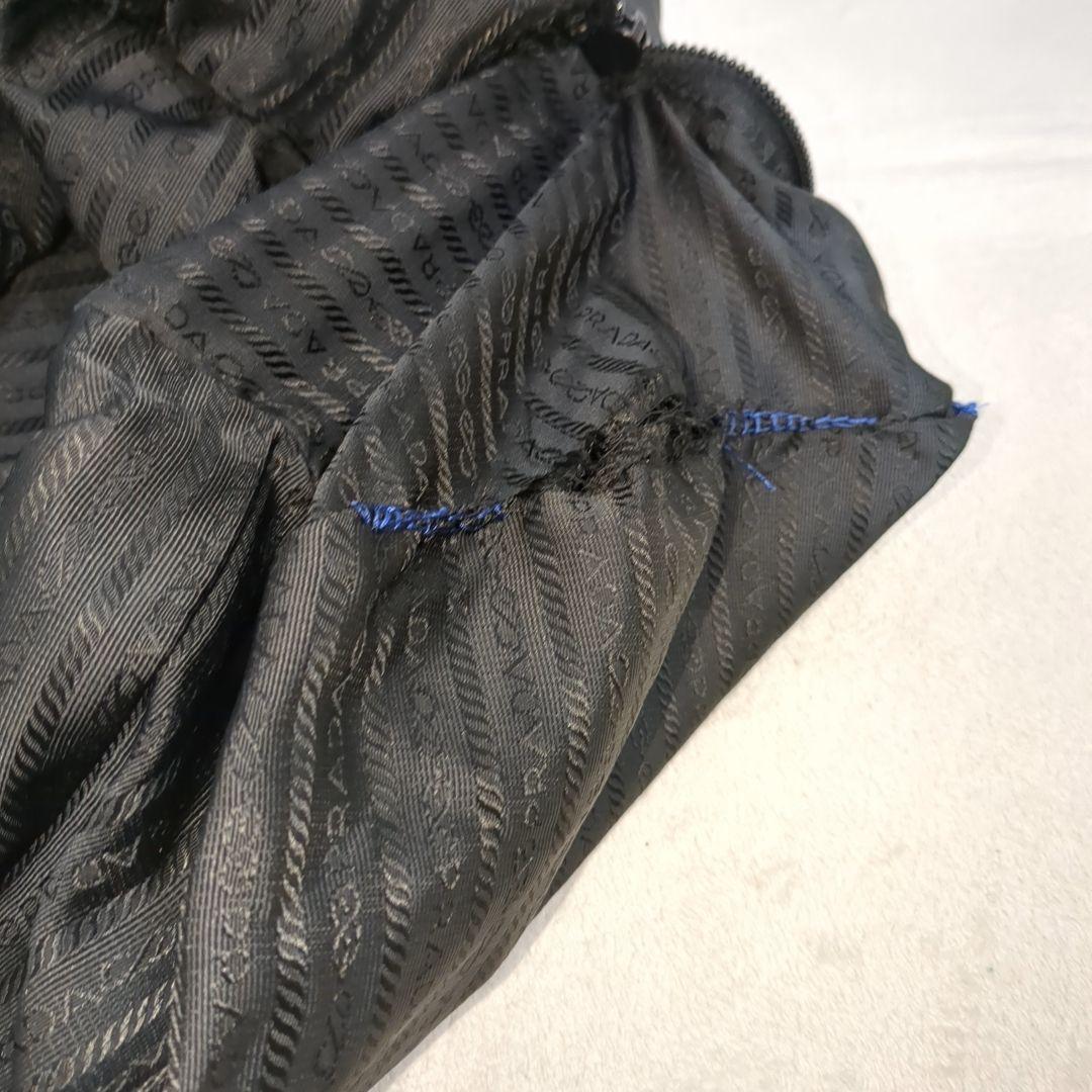 プラダ ボストンバッグ 三角ロゴ 希少色 ブラック レザーハンドル 大容量