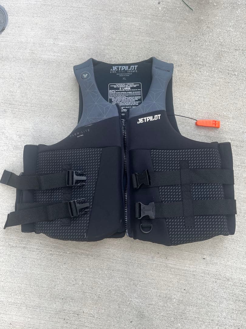今週末迄送料込み！50%オフ！JETPILOT ライフジャケット XL