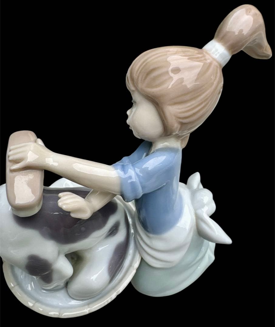 ぷ*に様 内気な入浴犬　＃5455　★リヤドロ　スペイン　ポーセリン　ヴィンテー