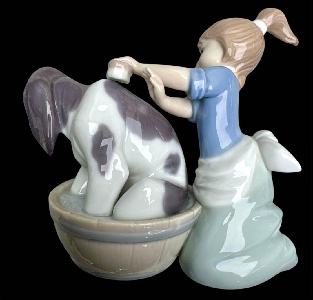 ぷ*に様 内気な入浴犬　＃5455　★リヤドロ　スペイン　ポーセリン　ヴィンテー