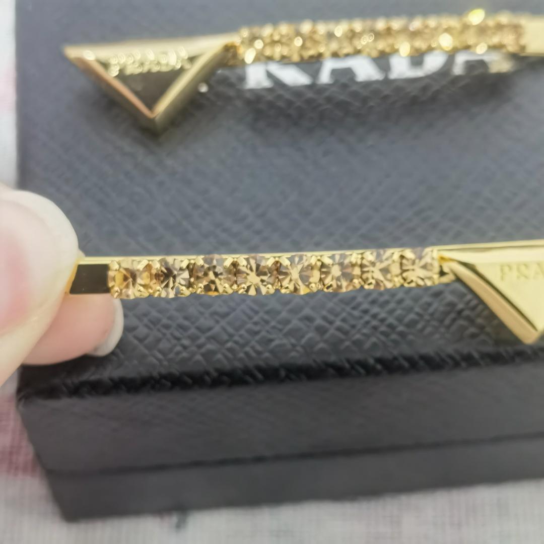 プラダ PRADA クリスタル ヘアクリップ