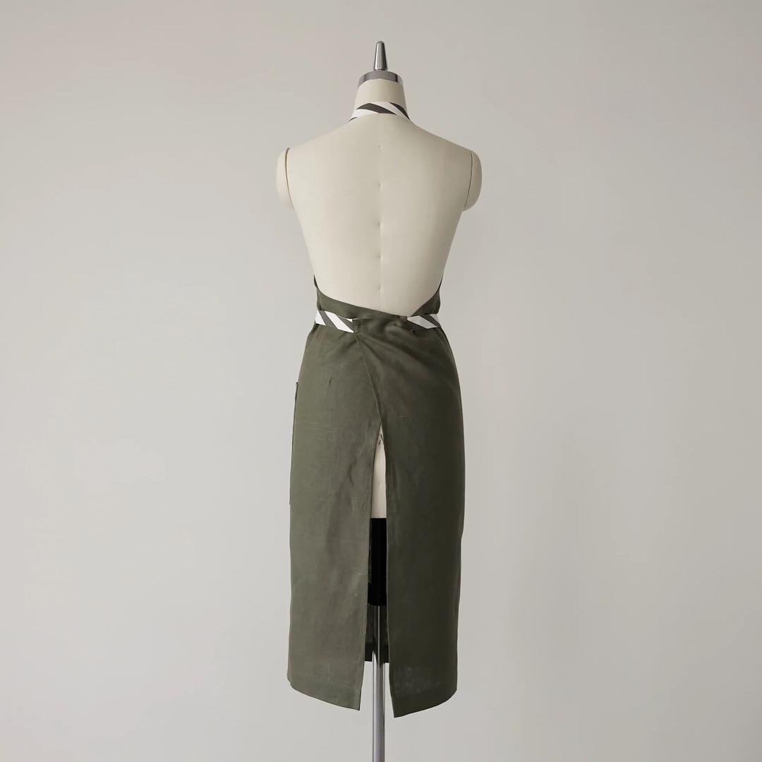 滝沢眞規子さん タキマキ エプロンとキッチンクロス カーキ