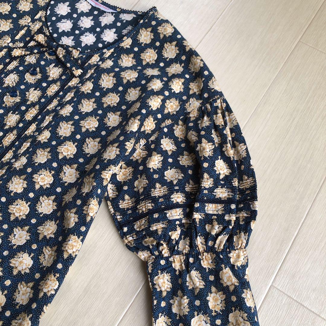ワンダフルワールド 花柄 ピンタック マトンスリーブ 紺色 ワンピース