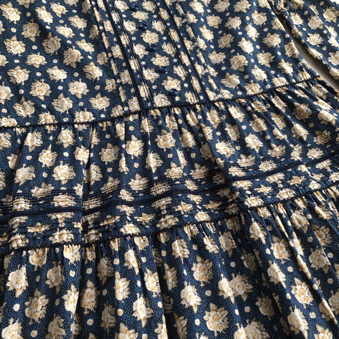 ワンダフルワールド 花柄 ピンタック マトンスリーブ 紺色 ワンピース