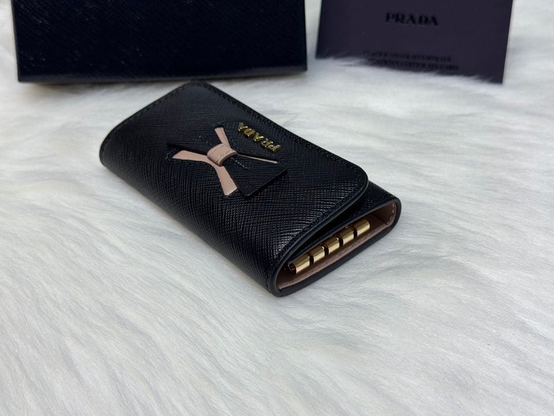 PRADA プラダ リボン キーケース サフィアーノ 4連 キーリング