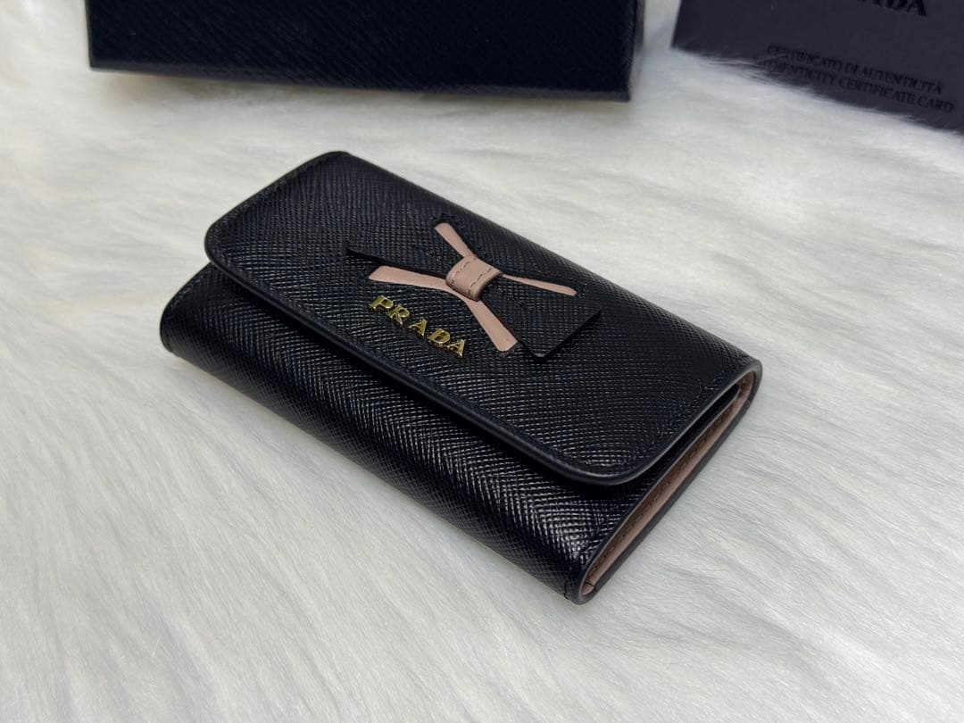 PRADA プラダ リボン キーケース サフィアーノ 4連 キーリング