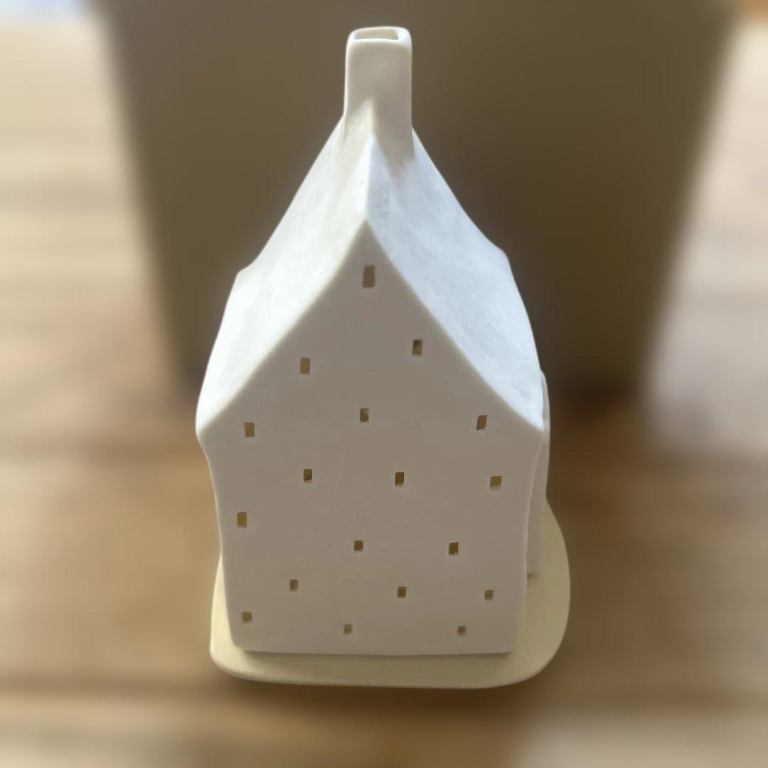 アトリエ ルンド　スモーヒュース 　煙突ひとつの家