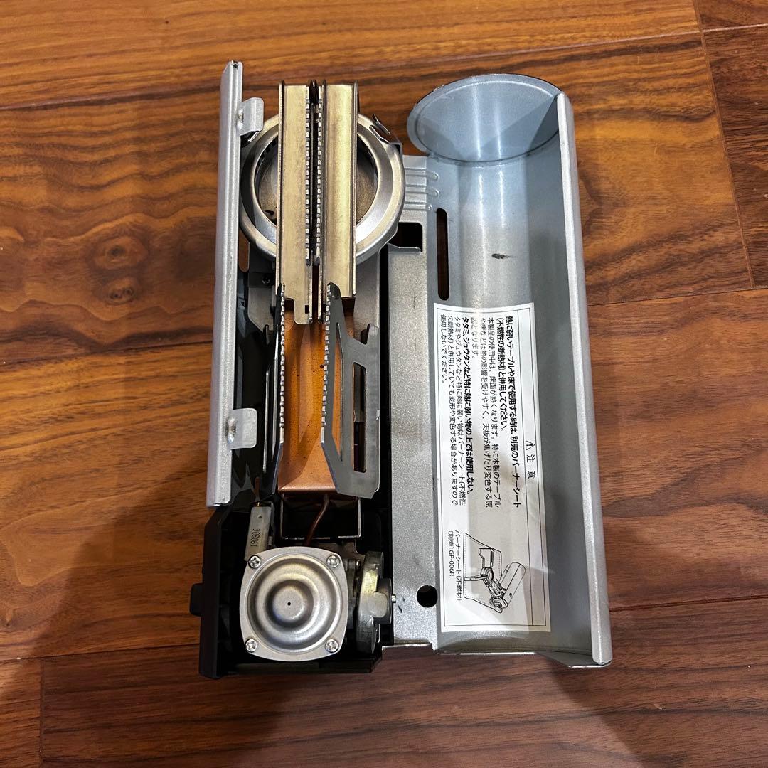 ほぼ未使用　peak ホームアンドキャンプ バーナーカーキ純正ケース付き