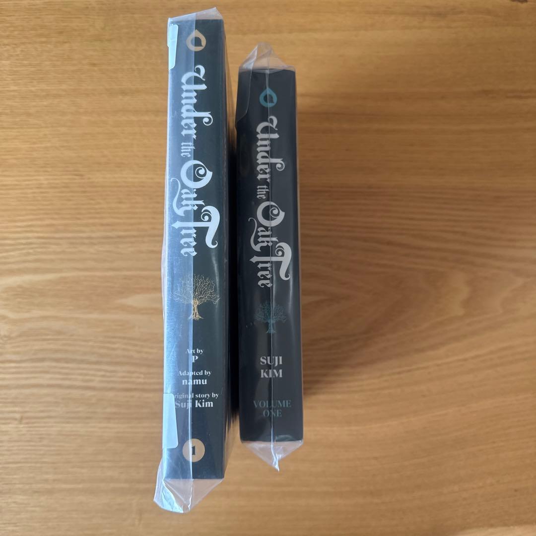 オークの樹の下 1巻小説＆コミックセット 英語版 特典カード付き