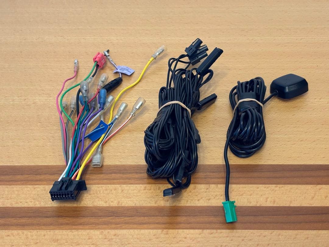 カロッツェリア AVIC-RW810-D 楽ナビ 7型200mm BT付