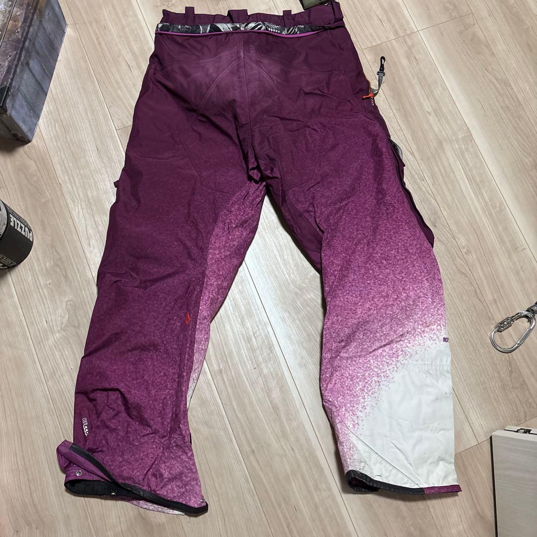 ボルコムvolcom GORE-TEX スノーボード　OMEGA パンツメンズM