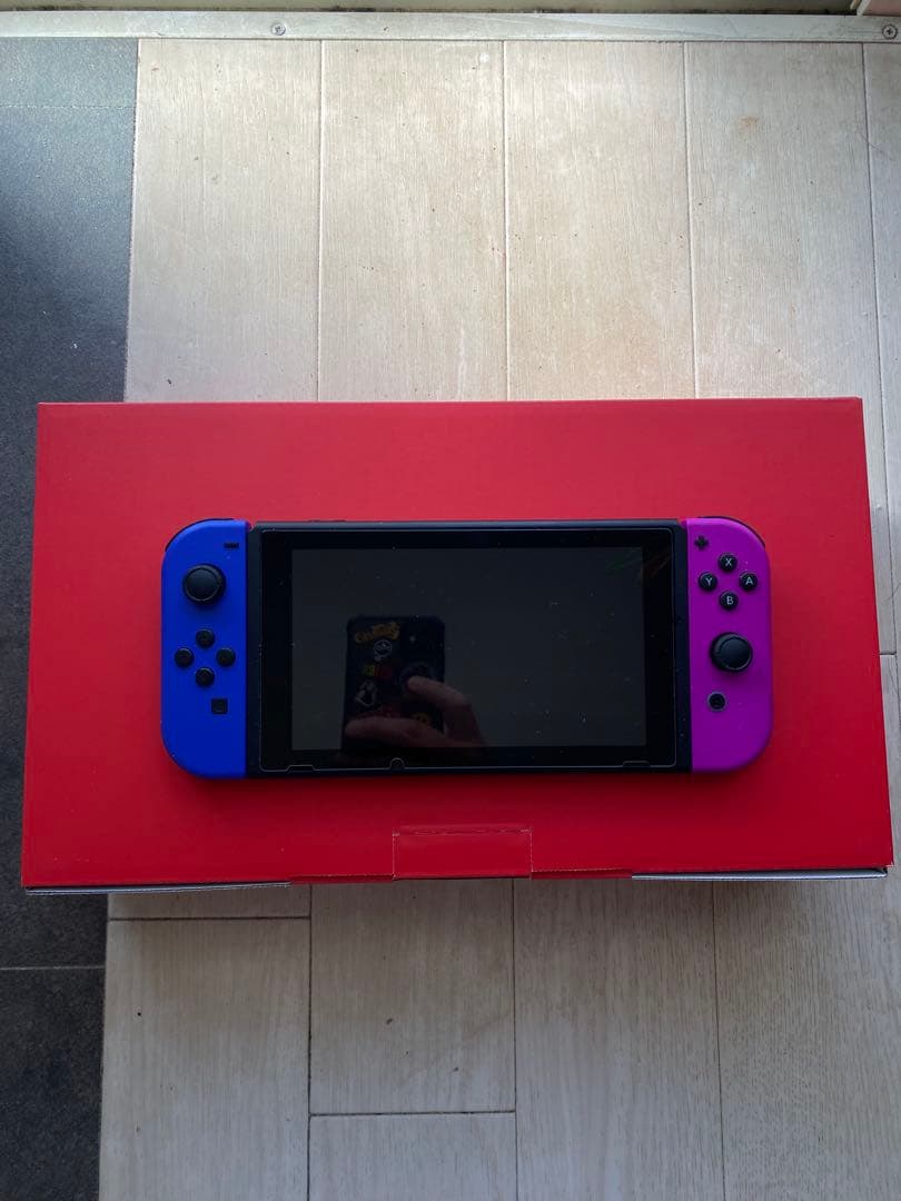 Nintendo Switch 青と紫のJoy-Con 純正ケース付き