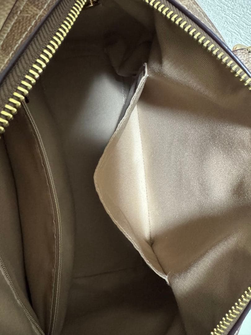 COACH ベージュ ショルダーバッグ