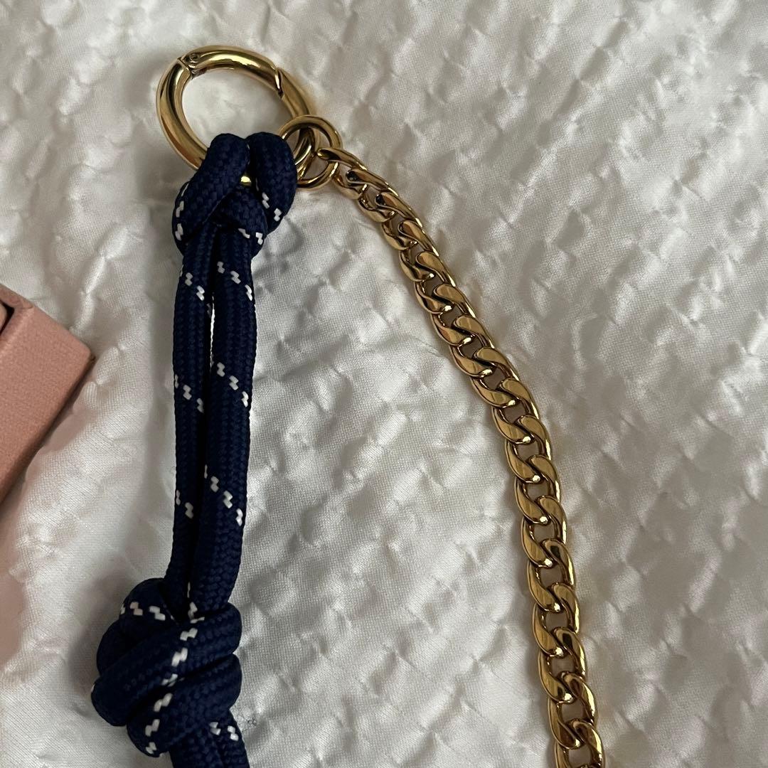 miumiuレザーxコードxメタル トリック バッグチャーム