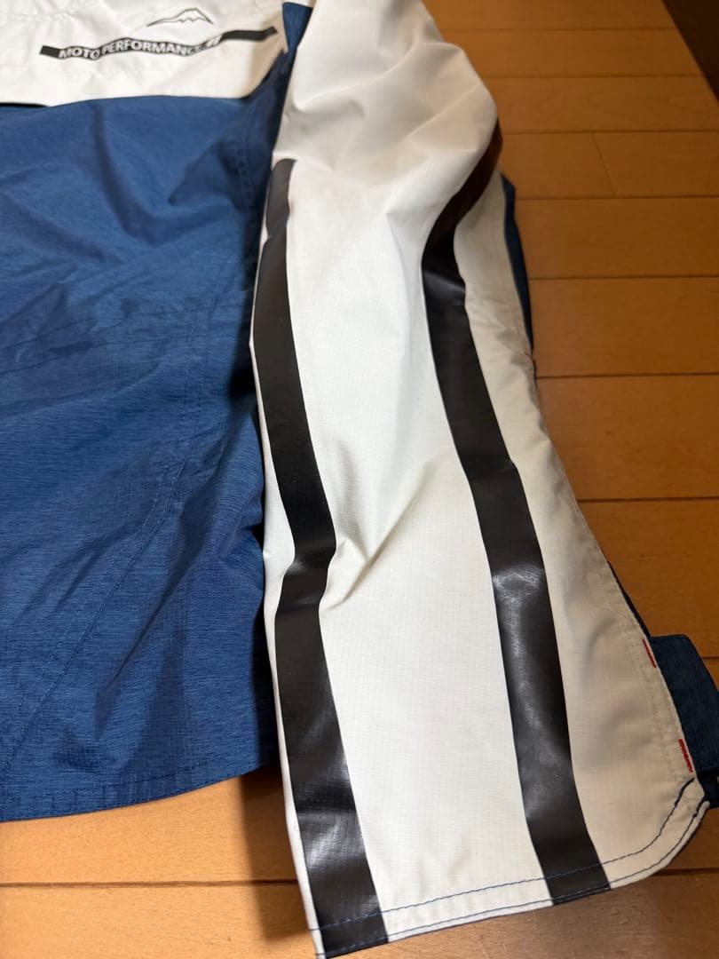 クシタニK-2381 アメニタジャケット サイズ：L、色はネイビーです。