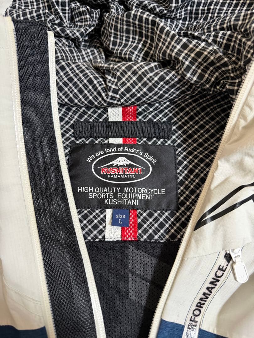 クシタニK-2381 アメニタジャケット サイズ：L、色はネイビーです。