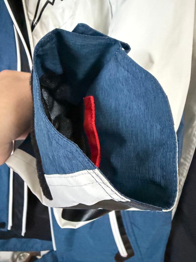 クシタニK-2381 アメニタジャケット サイズ：L、色はネイビーです。