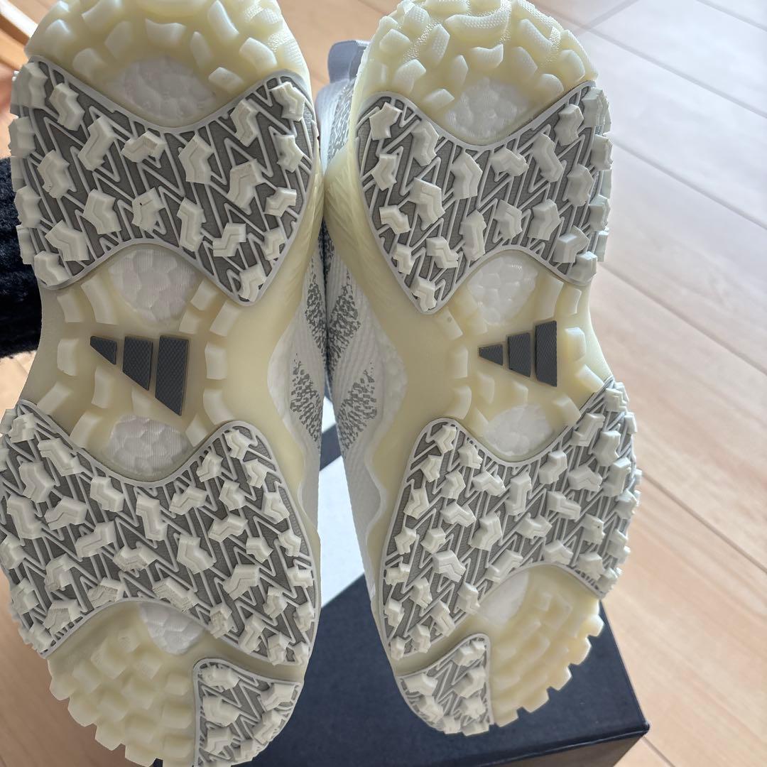 コードカオス ボア 新品 ゴルフシューズ 24.5㌢ ホワイト/シルバー グレー