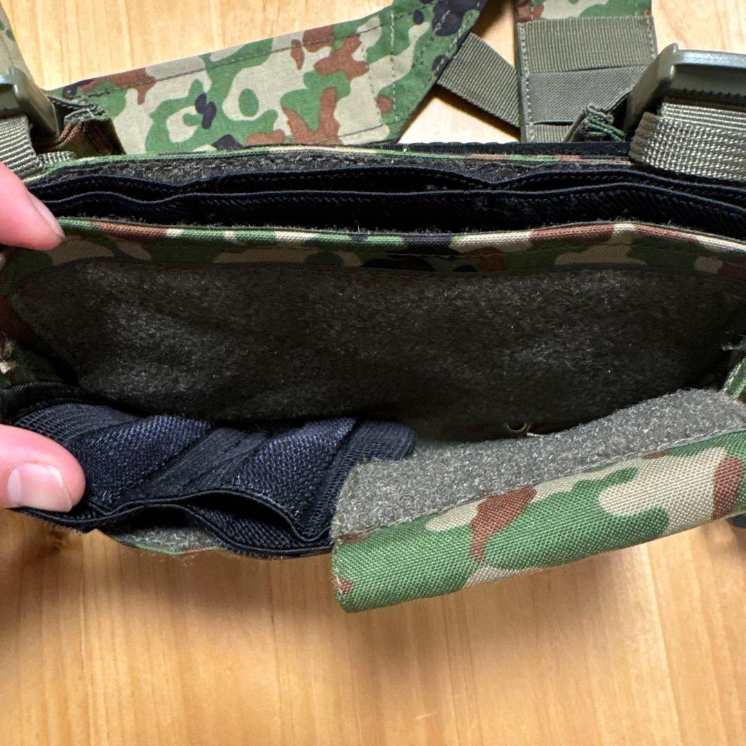 迷彩 チェストリグ　3連インサート3つ付きChase Tactical