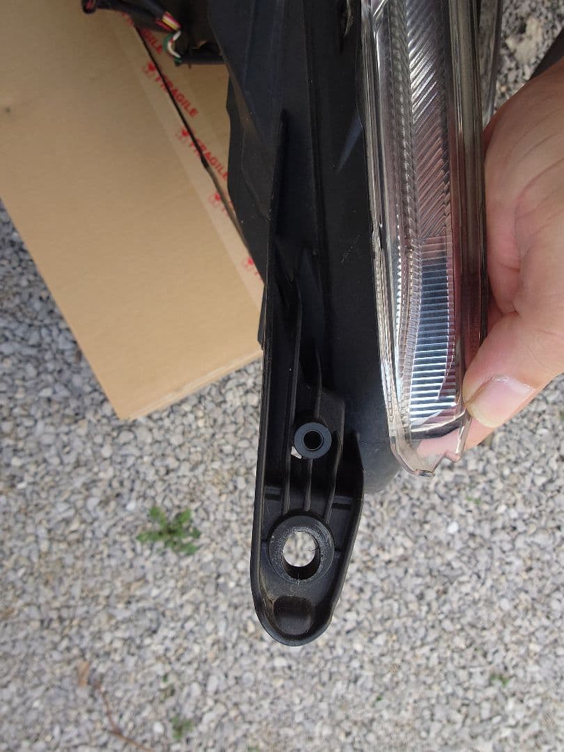 トヨタ純正　ZRR80W　ヴォクシー　後期　右LEDヘッドライト