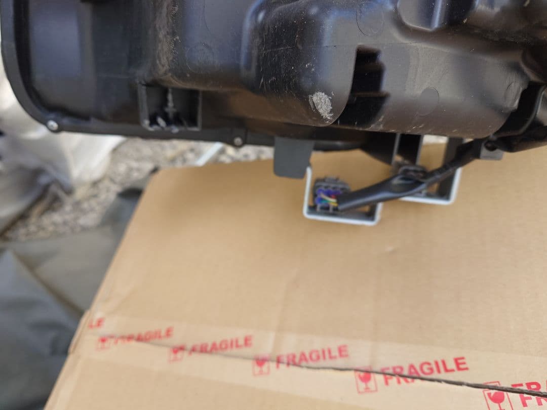 トヨタ純正　ZRR80W　ヴォクシー　後期　右LEDヘッドライト