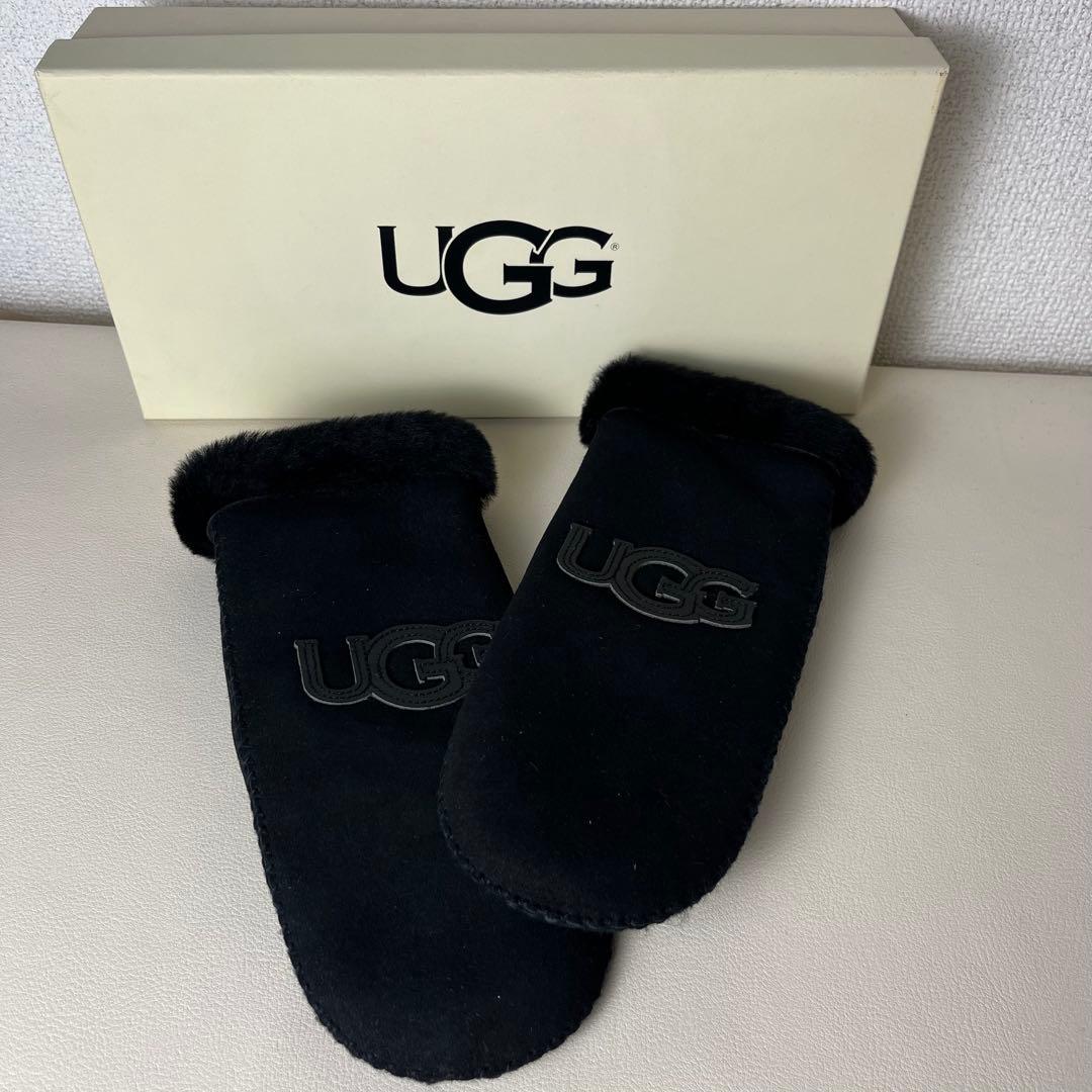 美品　UGG 手袋　ブラック シープスキン　エンブロイダーミトン　羊革　ファー