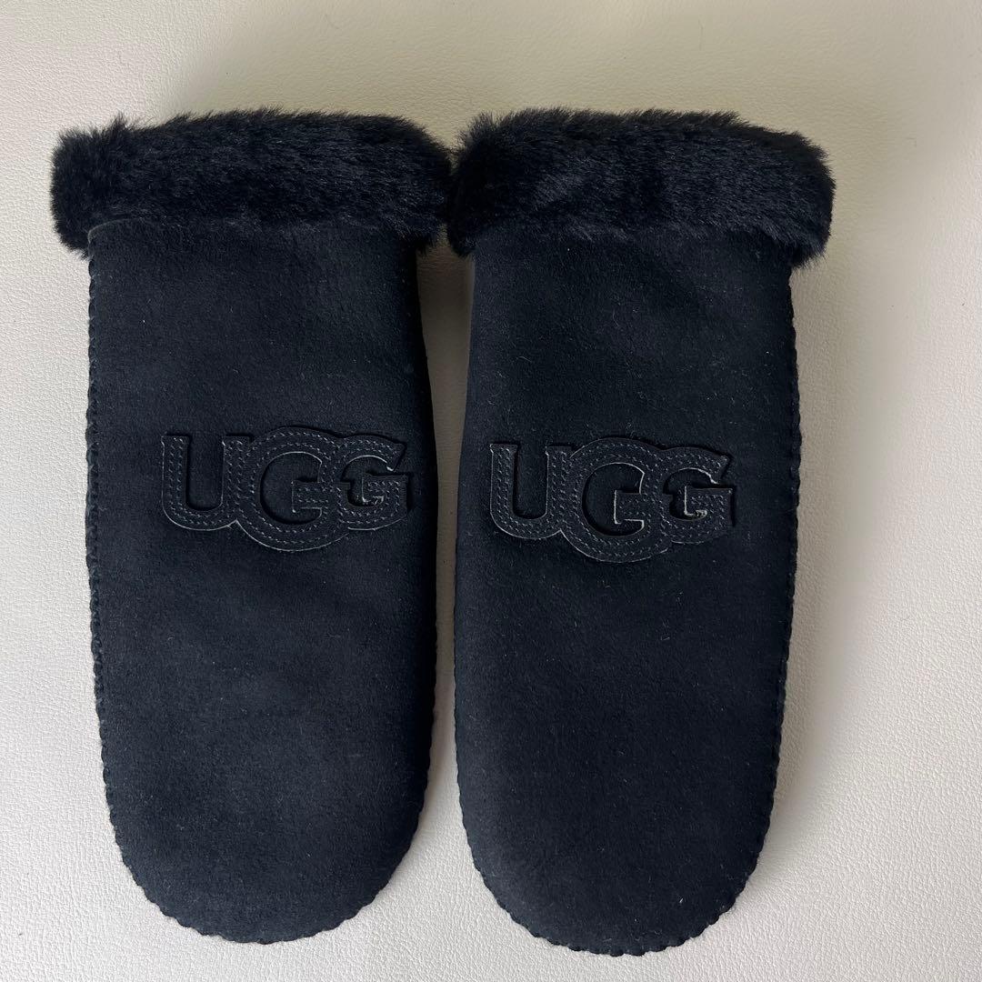 美品　UGG 手袋　ブラック シープスキン　エンブロイダーミトン　羊革　ファー