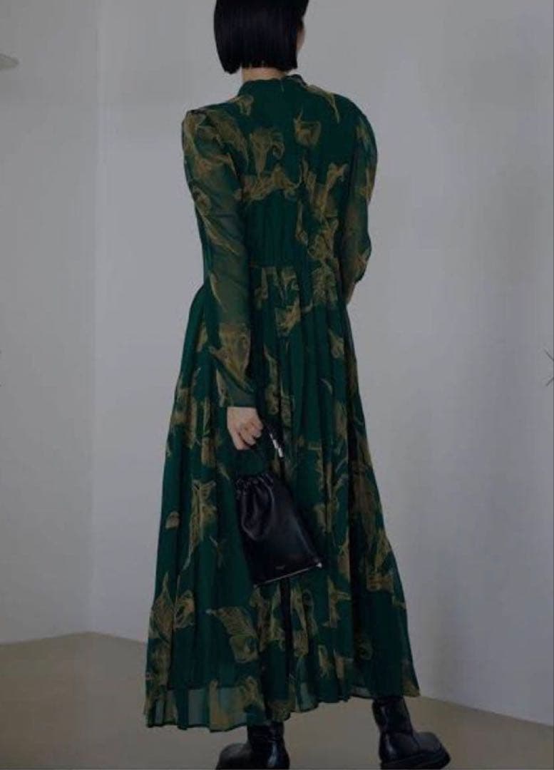 und calla flocky dress グリーン Sサイズ