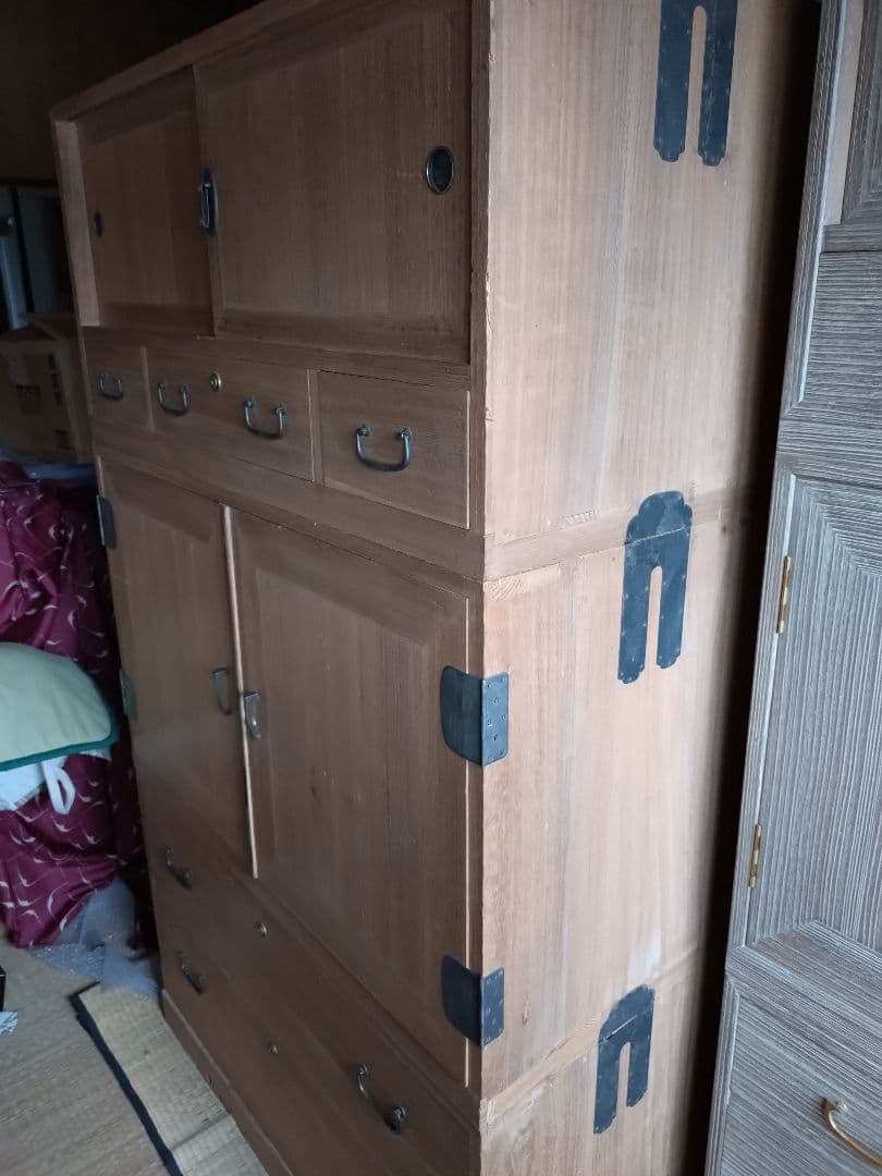 【送料込】桐箪笥 年代物 アンティーク タンス 家具 着物入れ 3分割可能