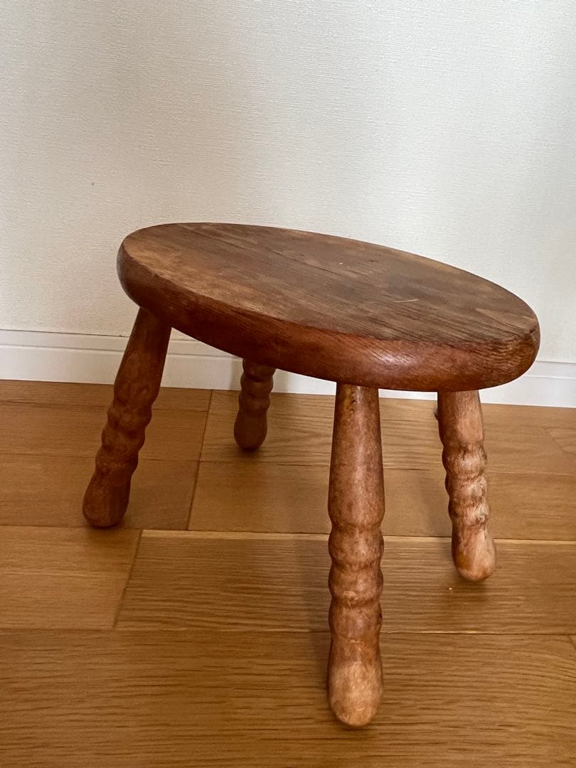 イギリスアンティーク　スツール 木製円形　ねじれ脚デザイン