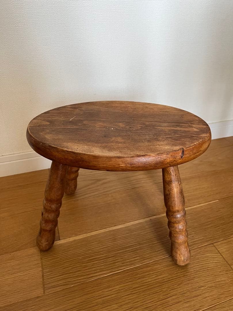 イギリスアンティーク　スツール 木製円形　ねじれ脚デザイン