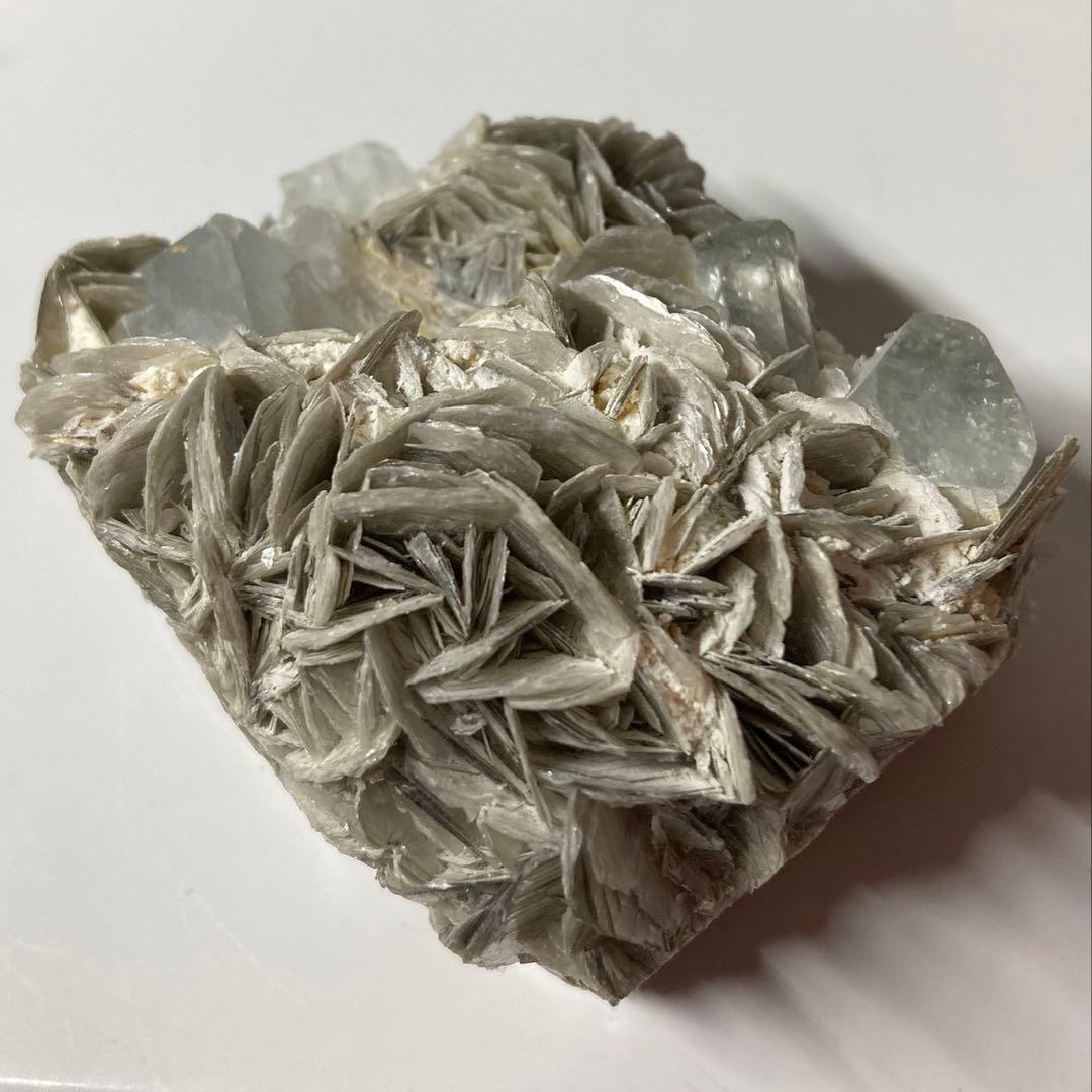 100ｇ超　アクアマリン　モスコバイト　共生鉱　クラスター　スカルドゥ　ナガール