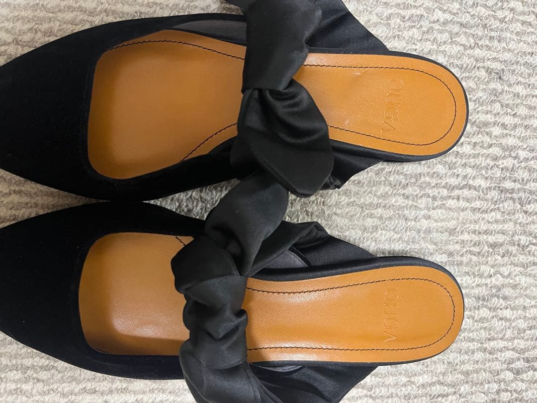 ⭐︎美品⭐︎ OHGA サテンリボン付き ベロアミュール ブラック　Mサイズ