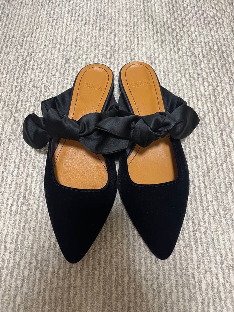 ⭐︎美品⭐︎ OHGA サテンリボン付き ベロアミュール ブラック　Mサイズ