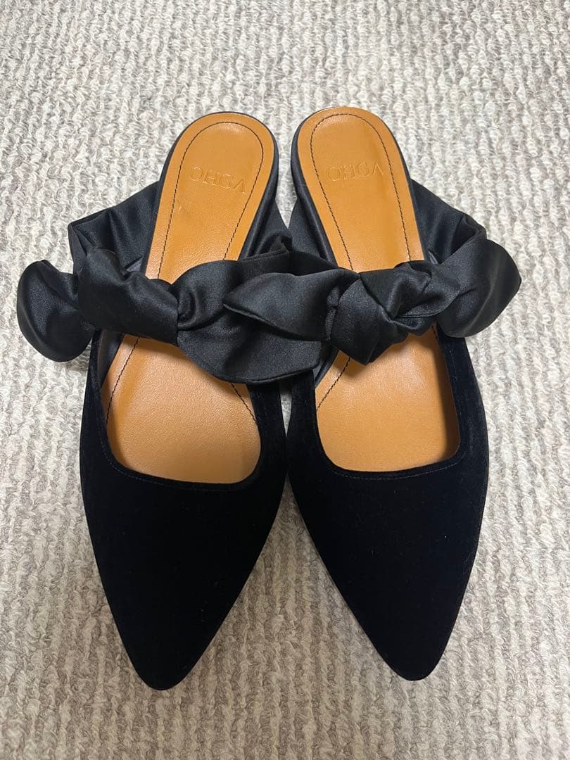 ⭐︎美品⭐︎ OHGA サテンリボン付き ベロアミュール ブラック　Mサイズ