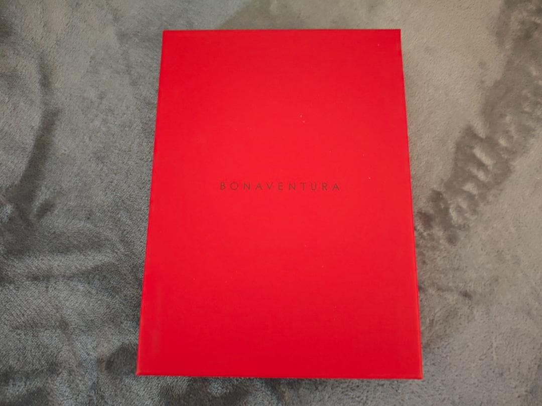 ボナベンチュラ スマホケース iphone17 ハンドル付き 最高級レザー 本革