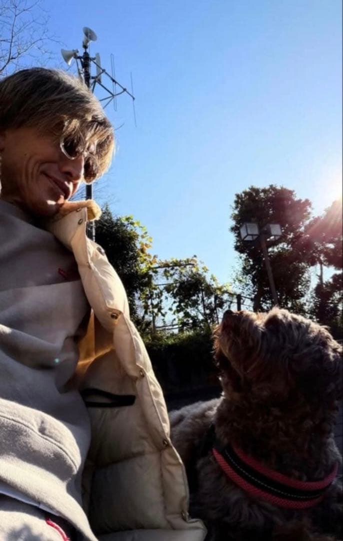 Franklinグレー手袋 OWNDAYSサングラス キムタク私服着用