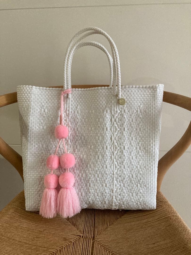 極美品★未使用★レトラ メルカドバッグ 　Lサイズ　ホワイト白　タッセル付き