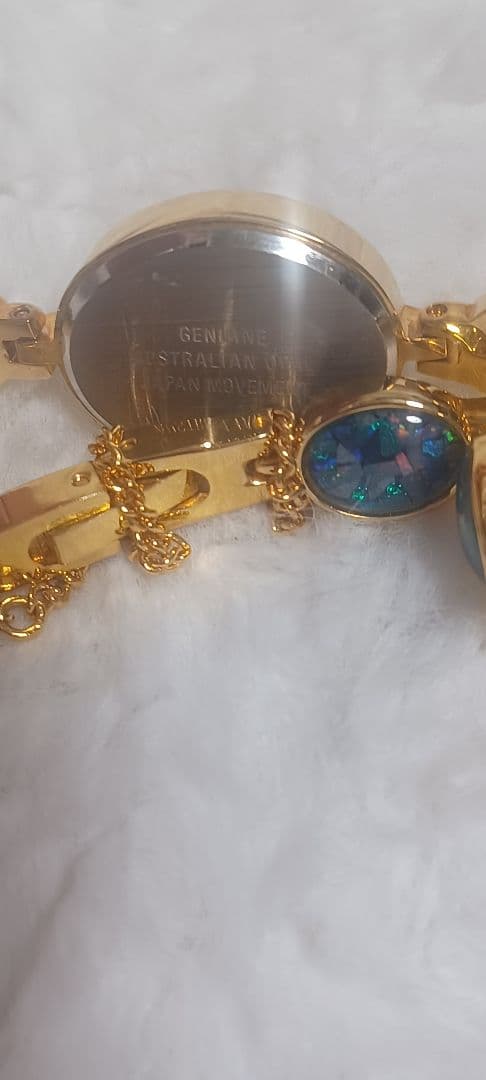 腕時計　オーストラリア　オパール