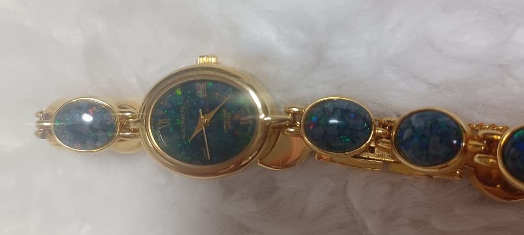 腕時計　オーストラリア　オパール